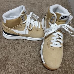 Women's Nike suede